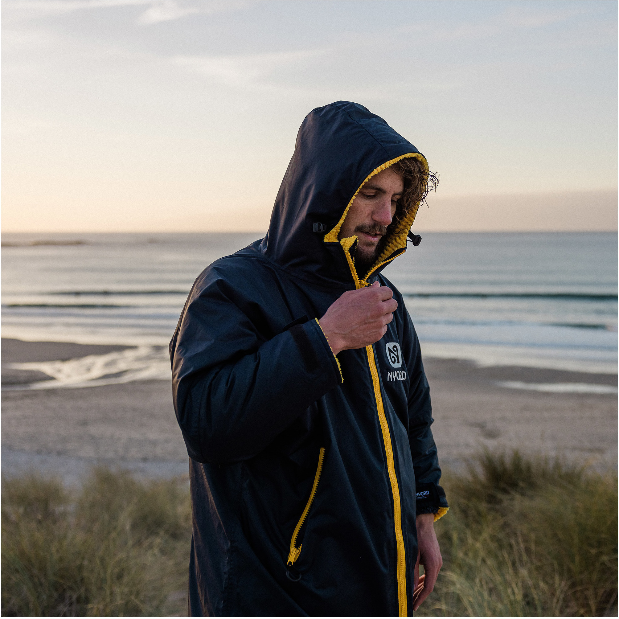 2024 Nyord Primaloft Outdoor Changing Robe ACC0005 - Navy / Yellow