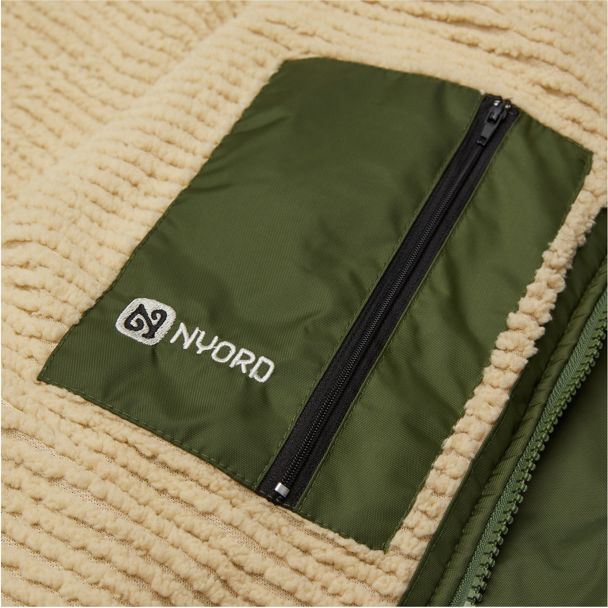 2025 Nyord Primaloft Outdoor Changing Robe ACC0005 - Khaki / Ecru